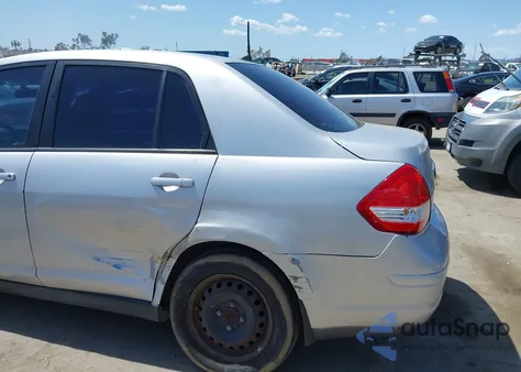 2010 Nissan Versa 1.8S z USA, uszkodzony, nr VIN 3N1BC1AP4AL423205